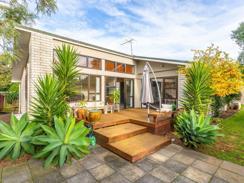 47 Raumati Road, Raumati Beach, Paraparaumu - Carousel 1