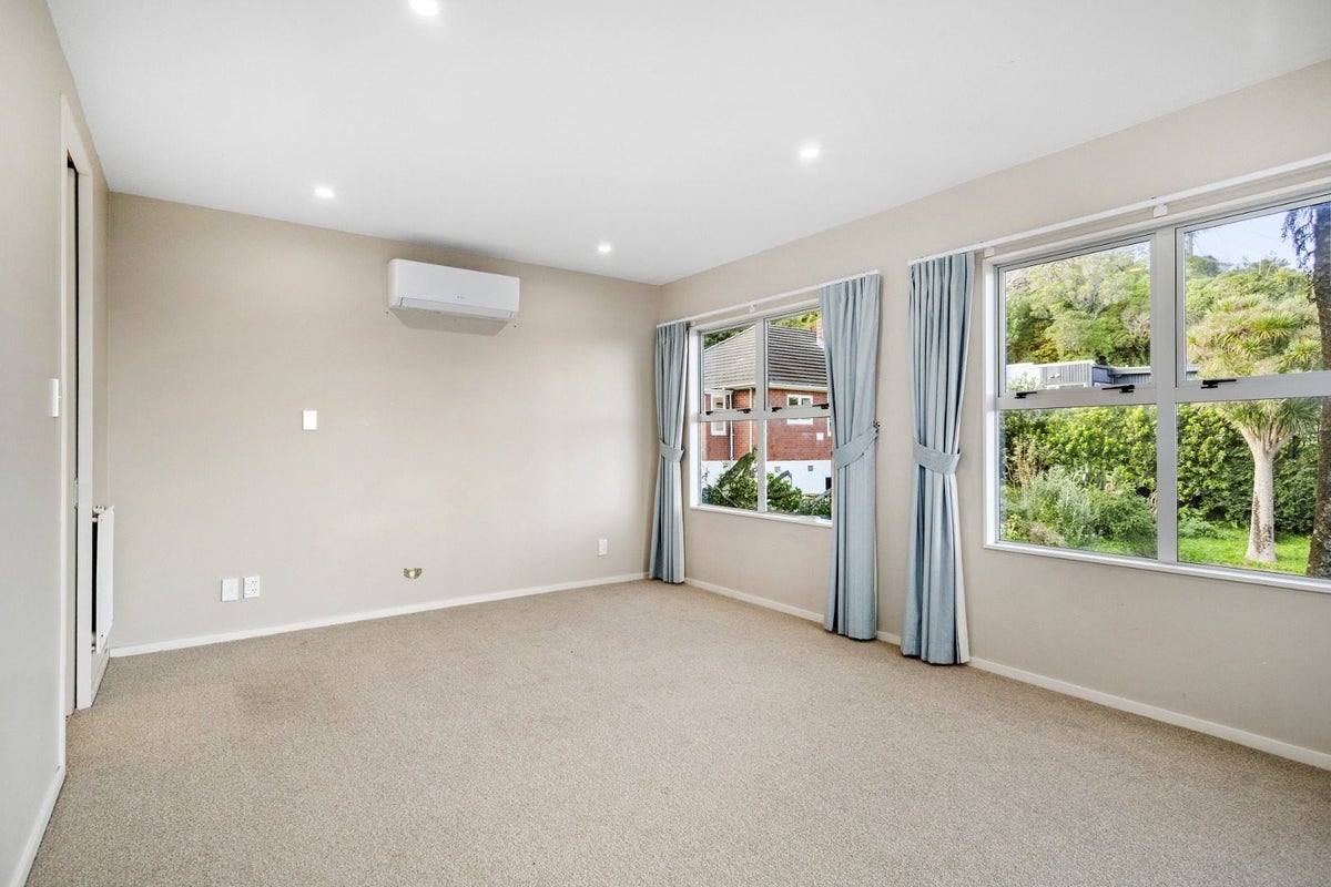 7A Shortland Street, Khandallah, Wellington - Carousel 2