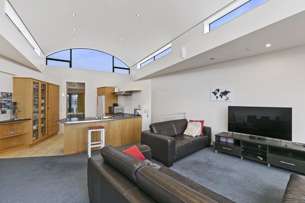 2/125 Thorndon Quay, Pipitea, Wellington - Carousel 1