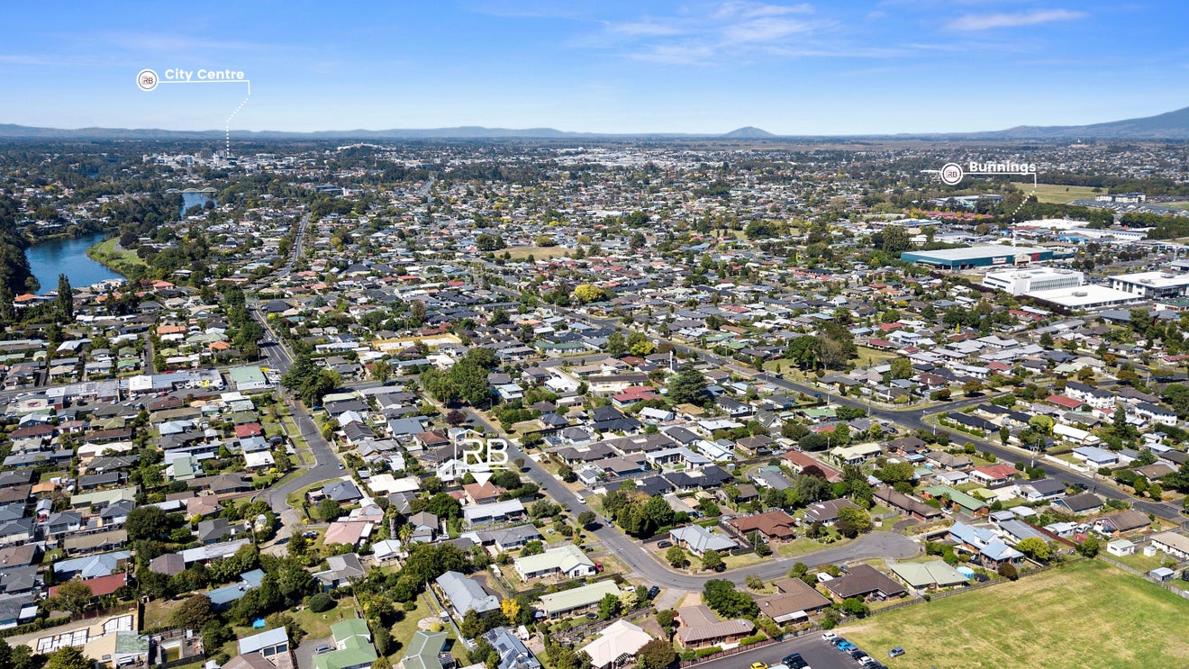 14 Dover Road, St Andrews, Hamilton - Carousel 25