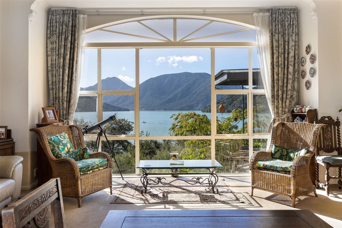 577 Queen Charlotte Drive, Havelock - Carousel 1