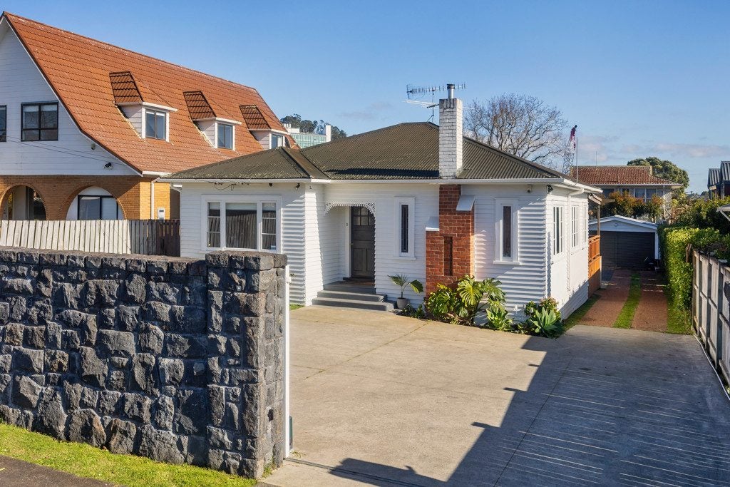 5 Euston Road, Sandringham, Auckland - Carousel 1