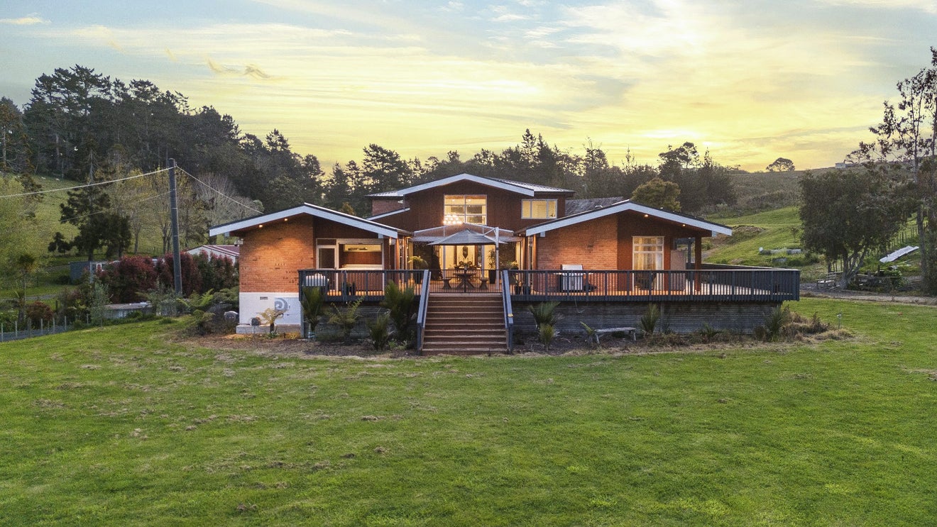 733 Dairy Flat Highway, Albany - Carousel 1