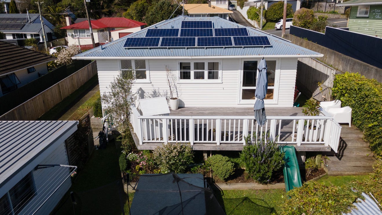 33 Beazley Avenue, Paparangi, Wellington - Carousel 1