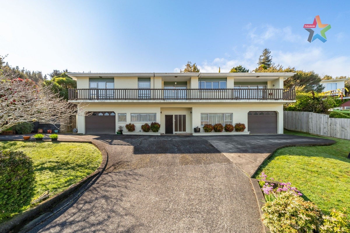 18 Mimihau Grove, Wainuiomata, Lower Hutt - Carousel 1