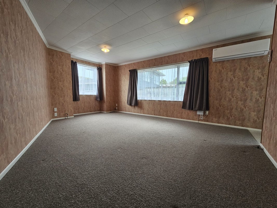 8A Busby Place, Awapuni, Palmerston North - Carousel 1