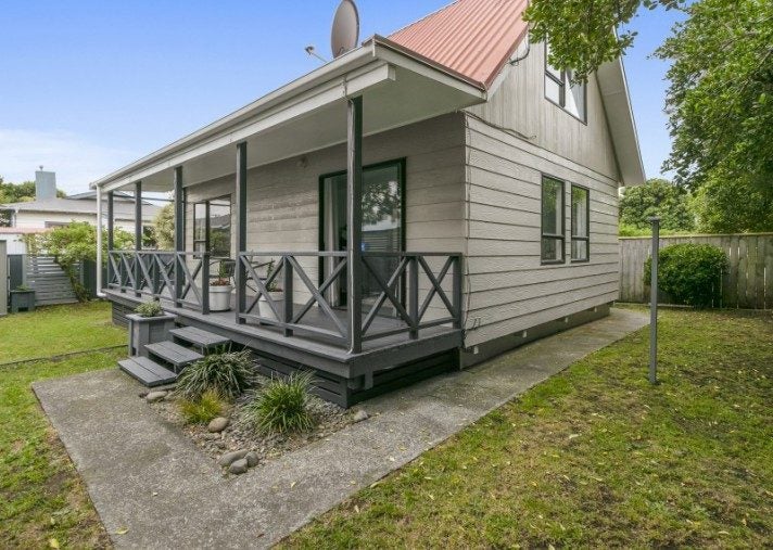 1/22 Elizabeth Street, Moera, Lower Hutt - Carousel 1