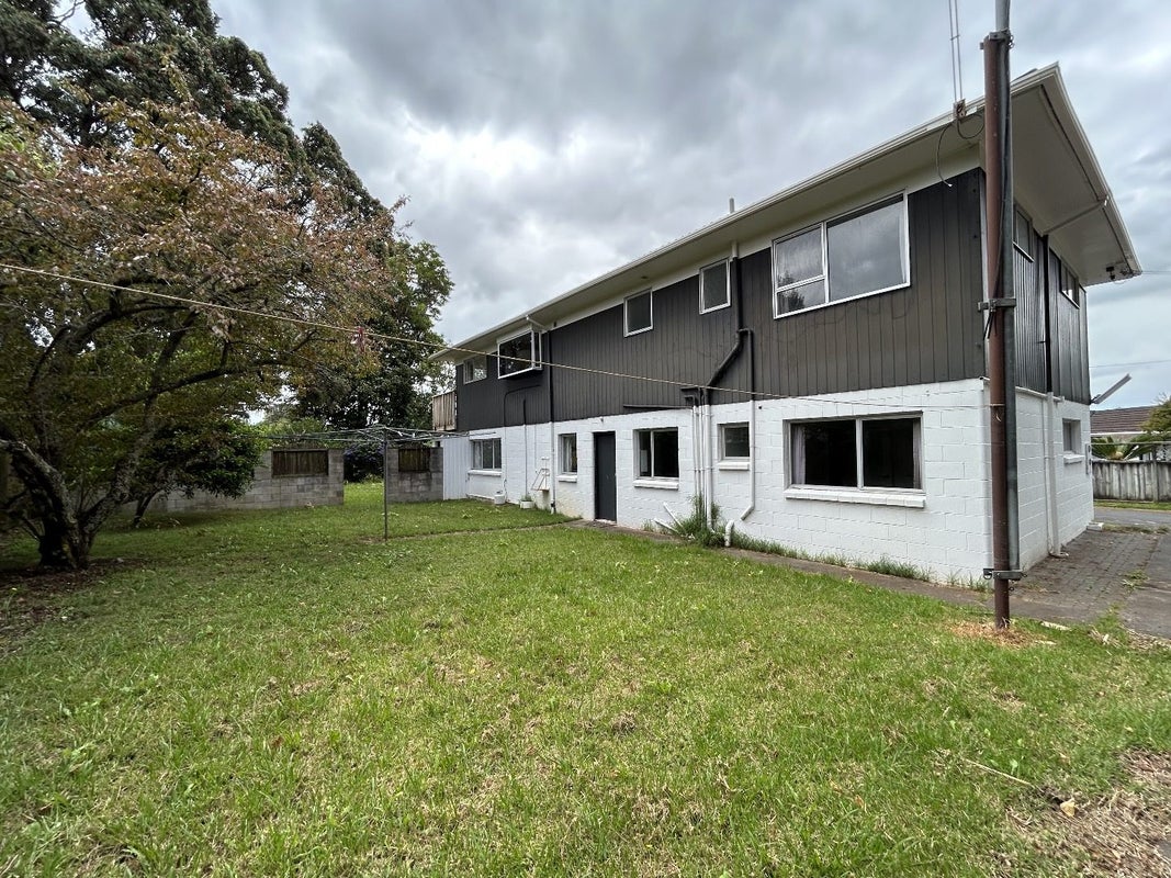 32 Kings Road, Panmure, Auckland - Carousel 2