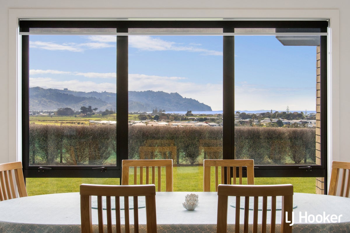 14 Sea Vista, Athenree, Katikati - Carousel 1