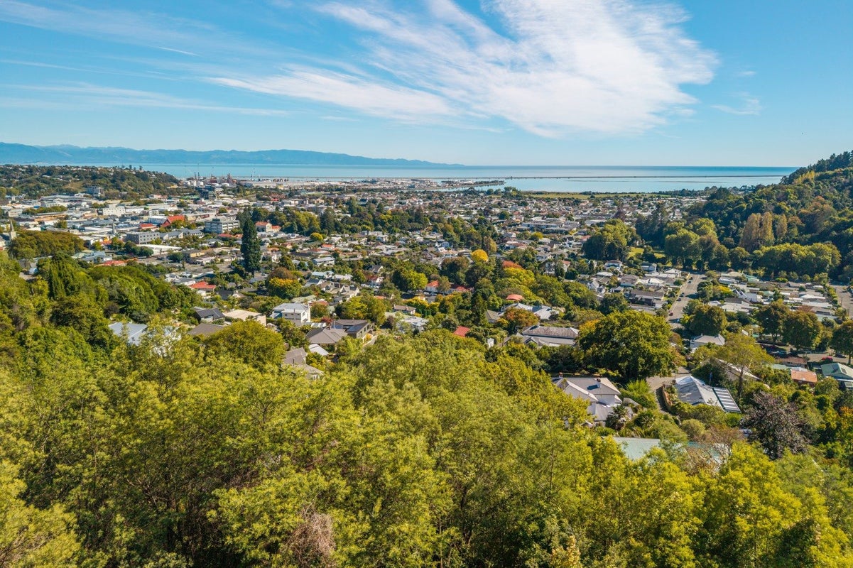 2 City Heights, Maitai, Nelson - Carousel 1