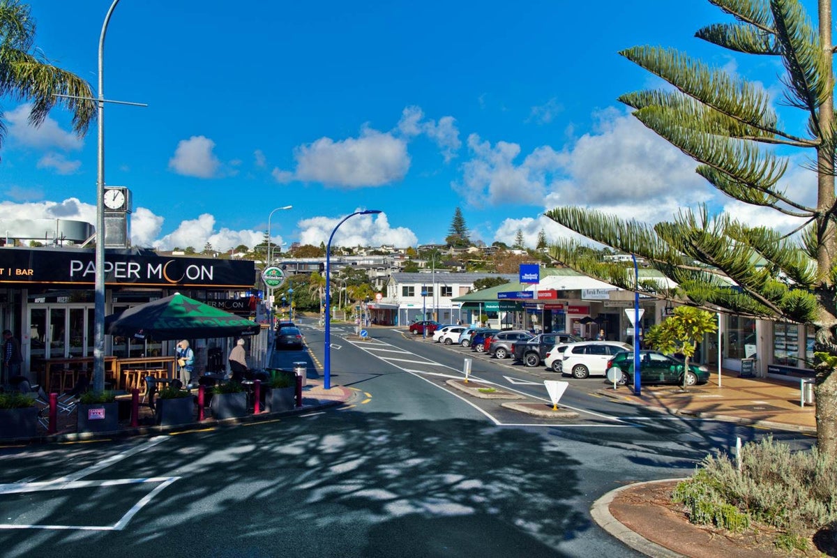 2/2 Jutland Street, Mairangi Bay, Auckland - Carousel 21