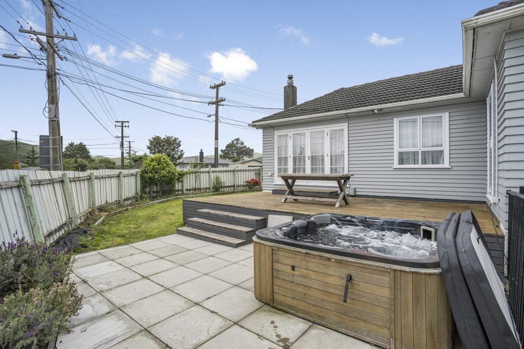 40 Frederick Street, Wainuiomata, Lower Hutt - Carousel 2