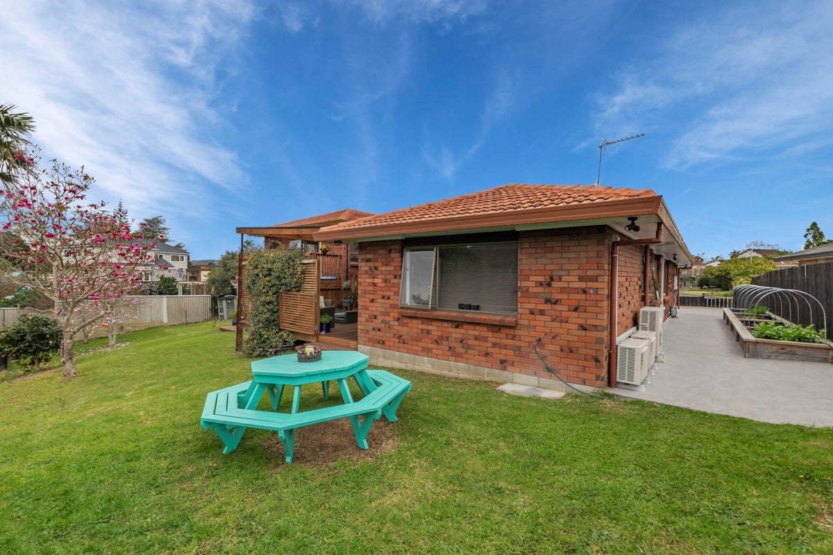 13 Rippleside Place, Pahurehure, Papakura - Carousel 21