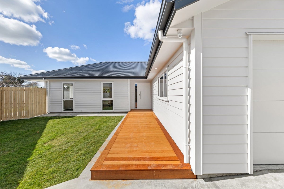 7A Waterford Place, Westbrook, Palmerston North - Carousel 1
