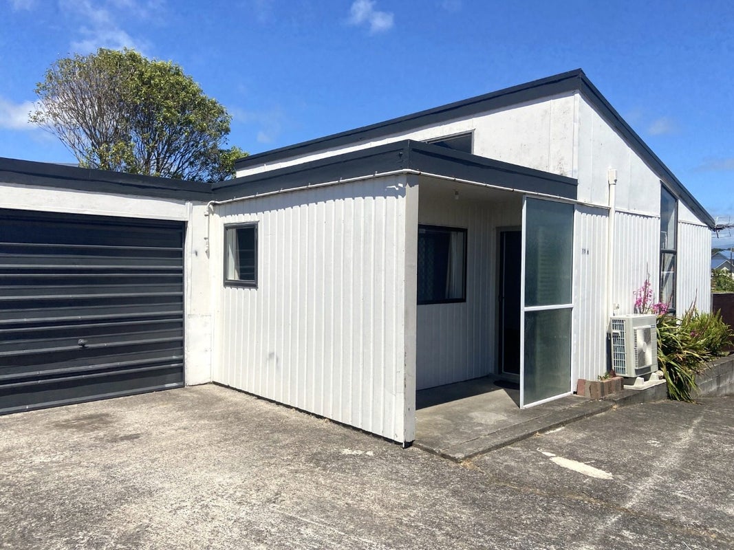 11A Brierley Place, Marfell, New Plymouth - Carousel 1