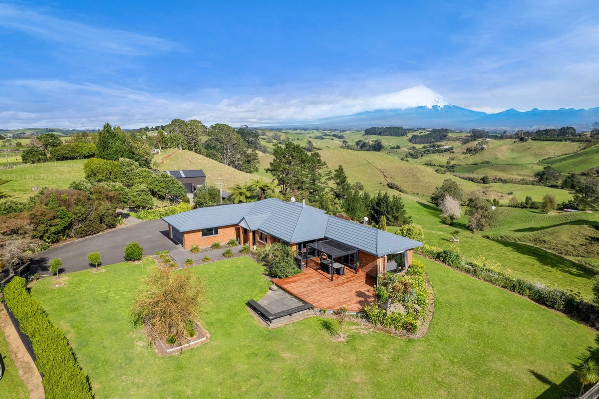 402 Hursthouse Road, Tarurutangi, Inglewood - Carousel 1