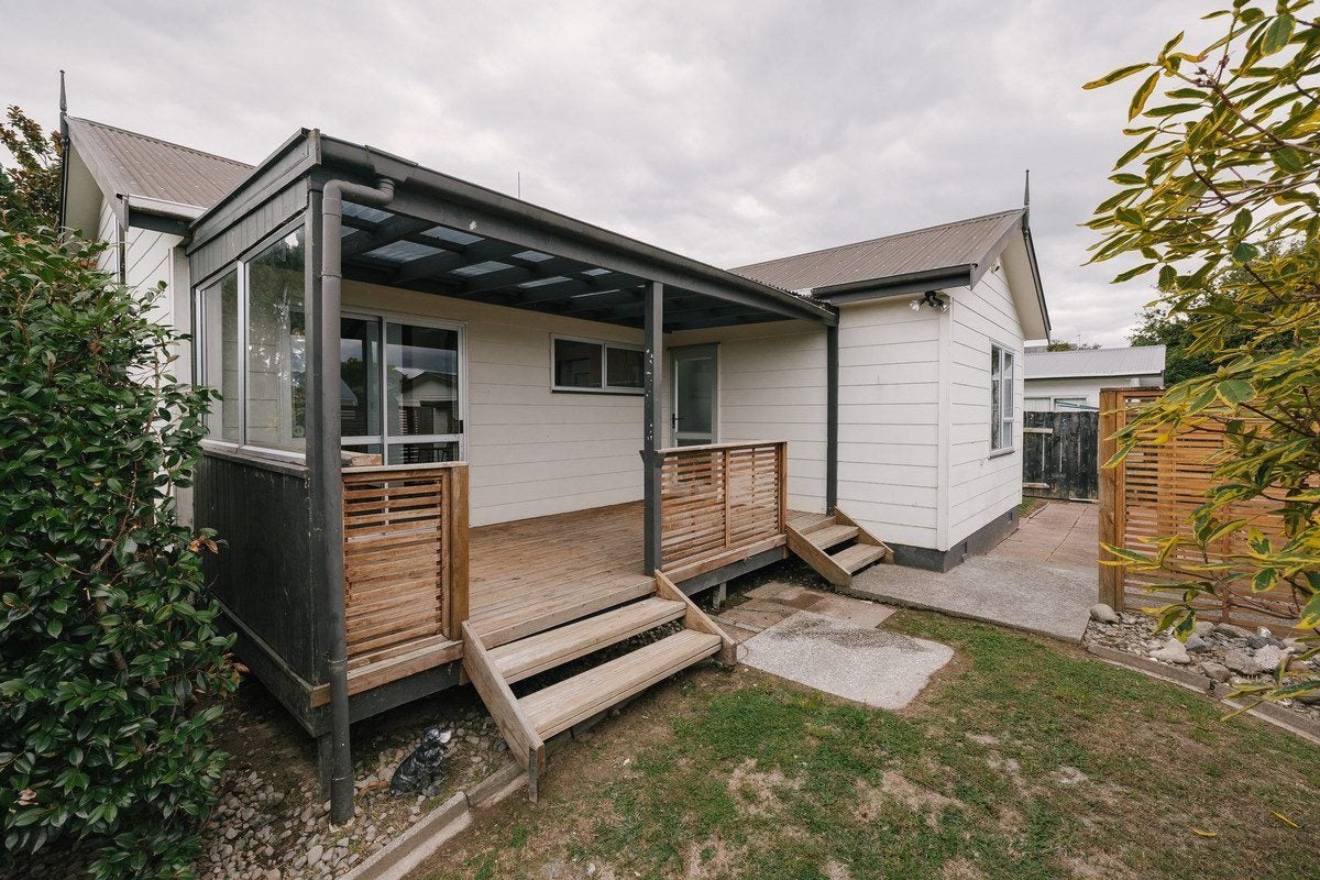 1 Willowstream Grove, Cloverlea, Palmerston North - Carousel 1