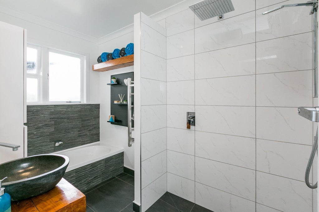 11 Balliol Avenue, Pirimai, Napier - Carousel 1