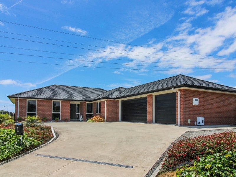 1 Ongarui Close, Whalers Gate, New Plymouth - Carousel 1