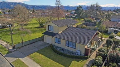 6 Ledger Avenue, Motueka - Carousel 1