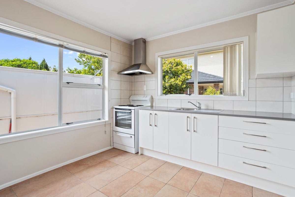 4/26 Kingsway Avenue, Sandringham, Auckland - Carousel 2