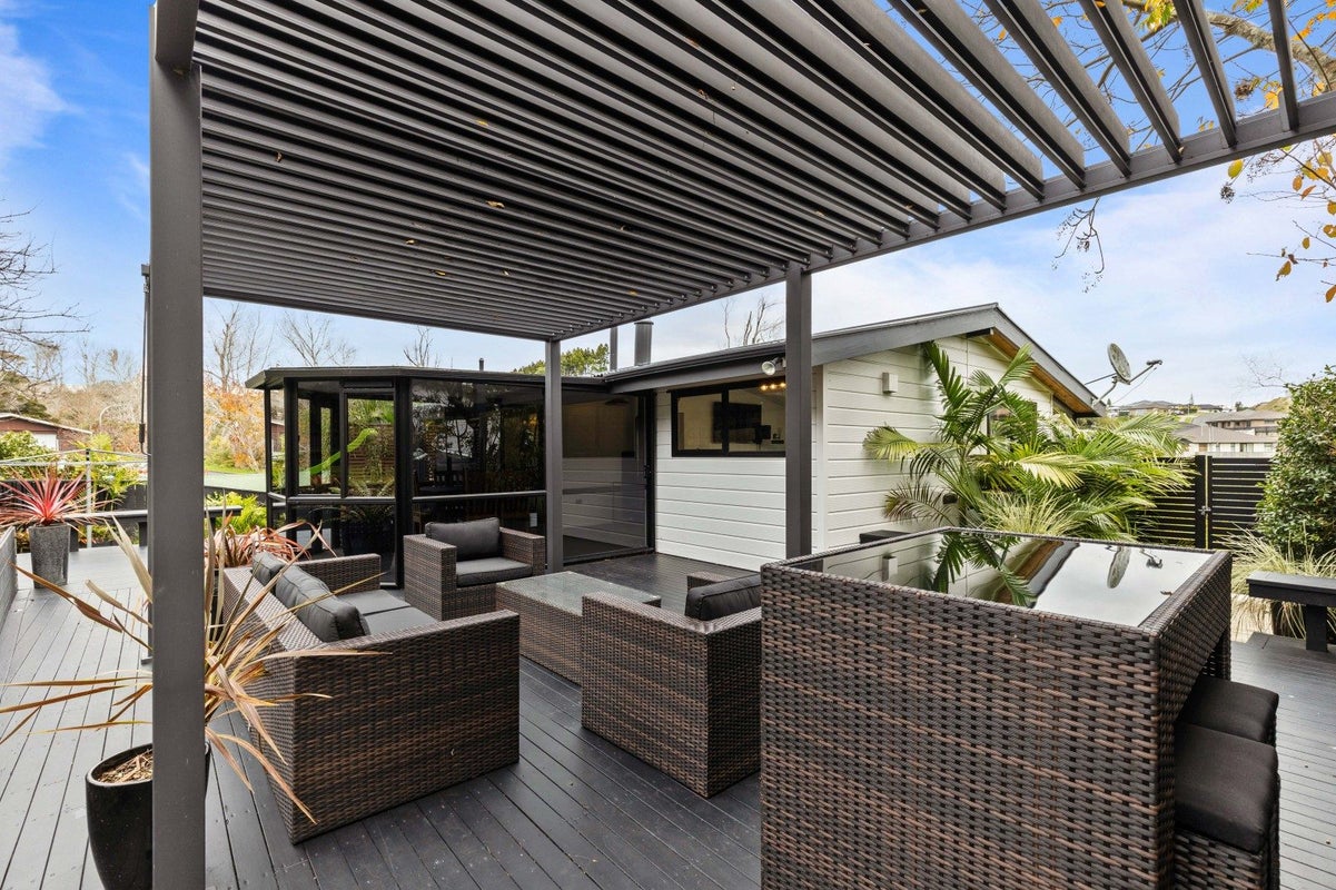 87 Poplar Grove, Whalers Gate, New Plymouth - Carousel 2