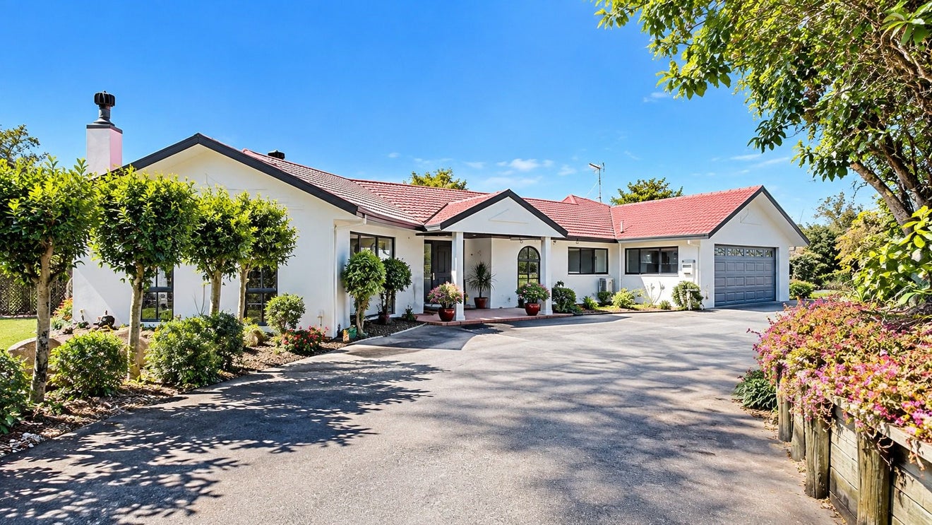 27 Murphys Road, Totara Park, Manukau City, Auckland - Carousel 1