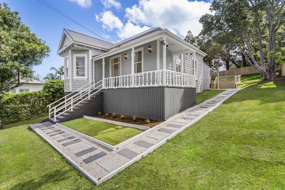 62 Hill Street, Onehunga, Auckland - Carousel 1