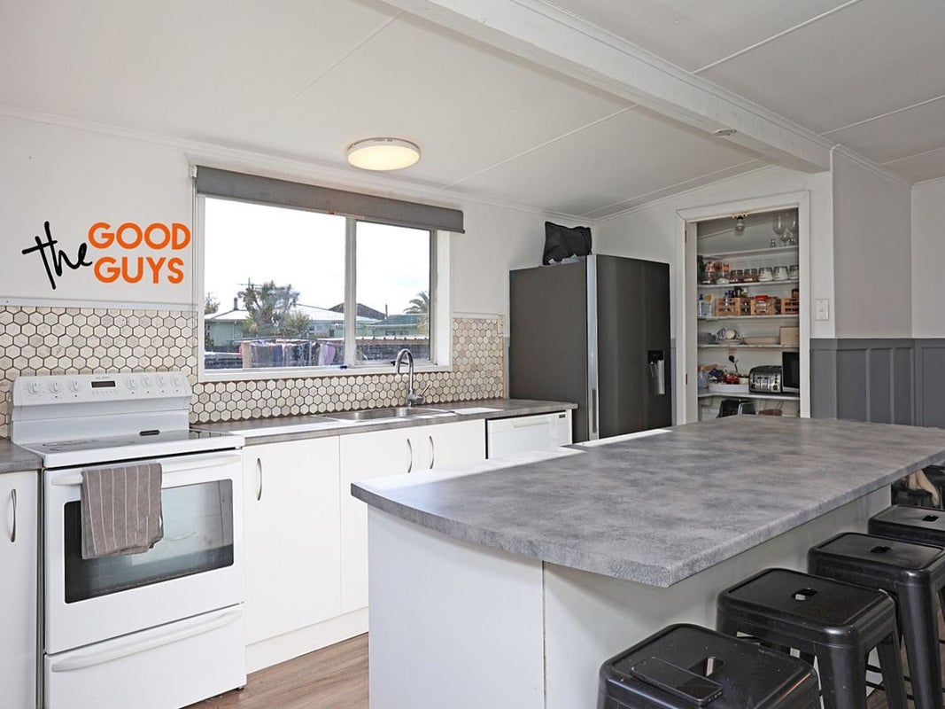 30 Trent Street, Oamaru - Carousel 1