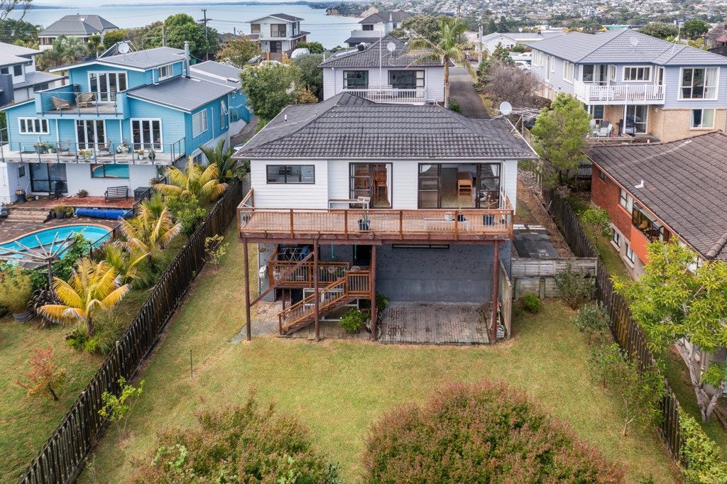 2/14 Ridge Road, Waiake, Auckland - Carousel 26
