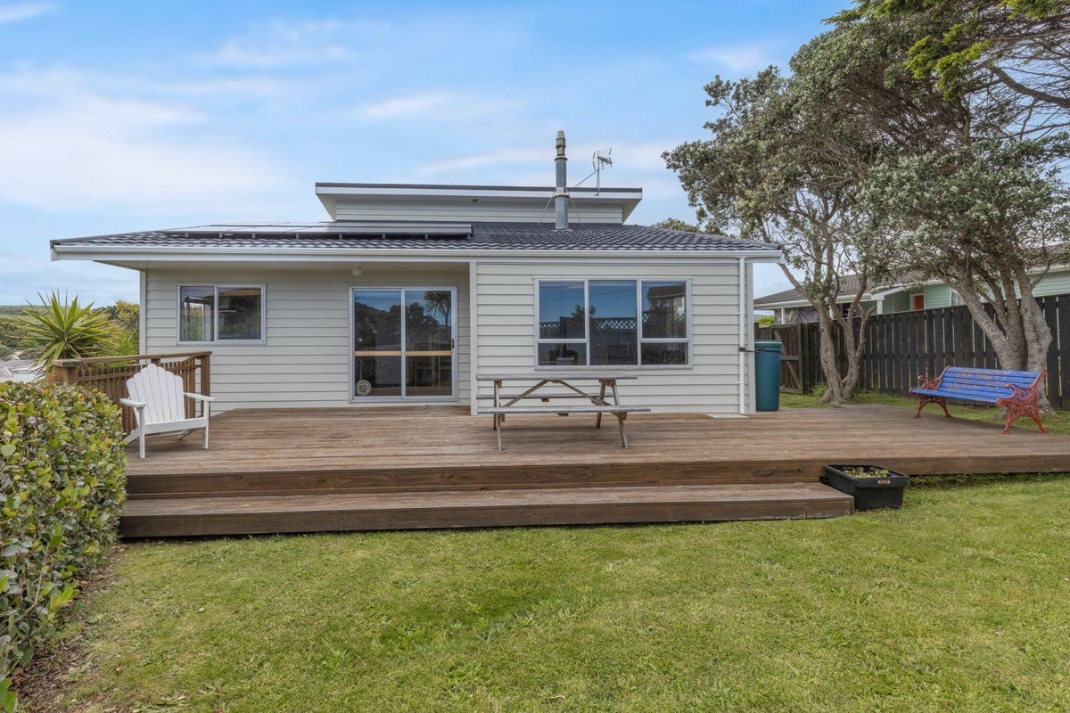 56 Herewini Street, Titahi Bay, Porirua - Carousel 2