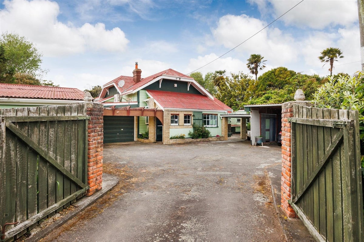 9 Tutaenui Road, Marton, Marton - Carousel 1
