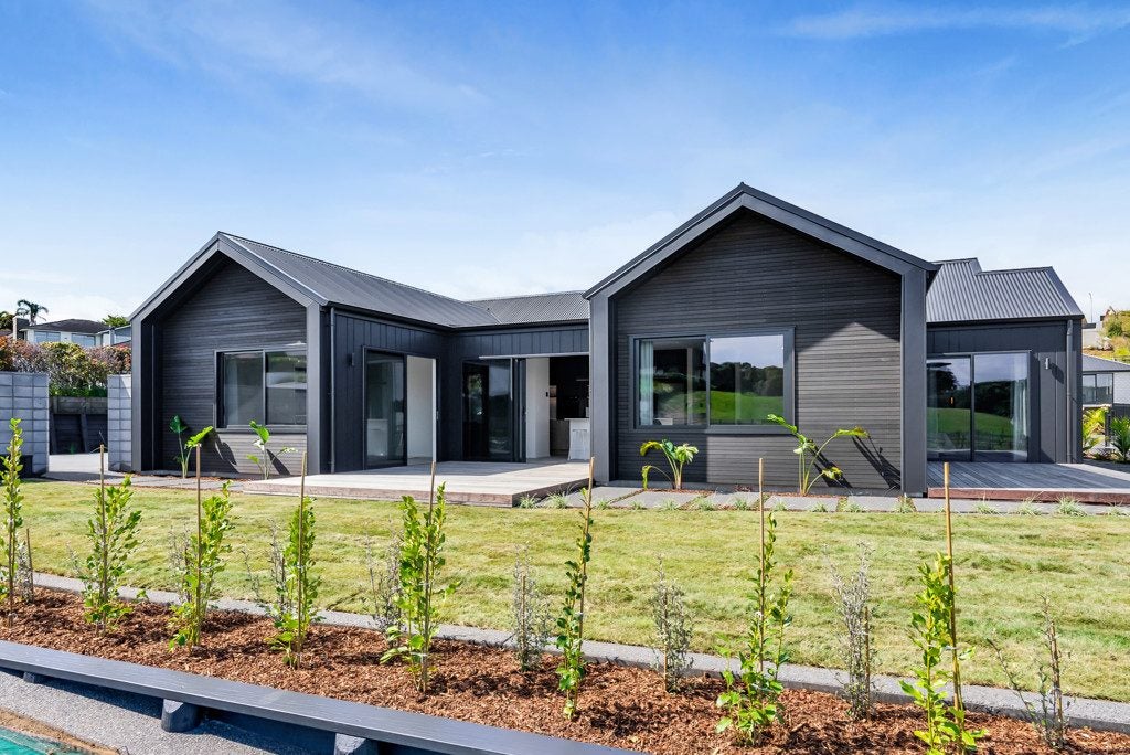 80 Parklands Avenue, Bell Block, New Plymouth - Carousel 1