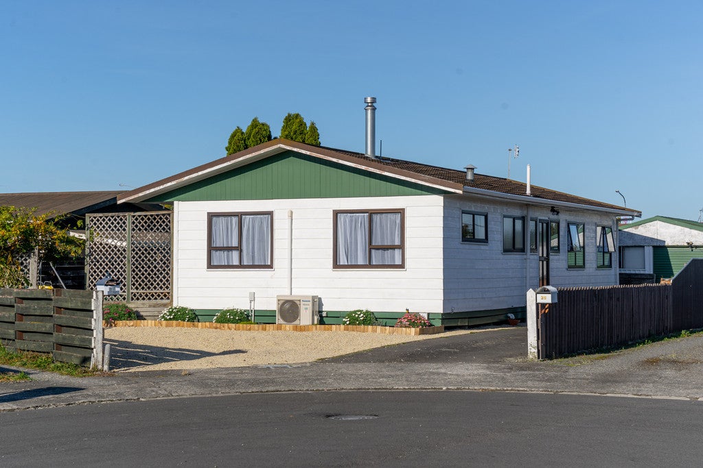 37 Lowes Place, Solway, Masterton - Carousel 2