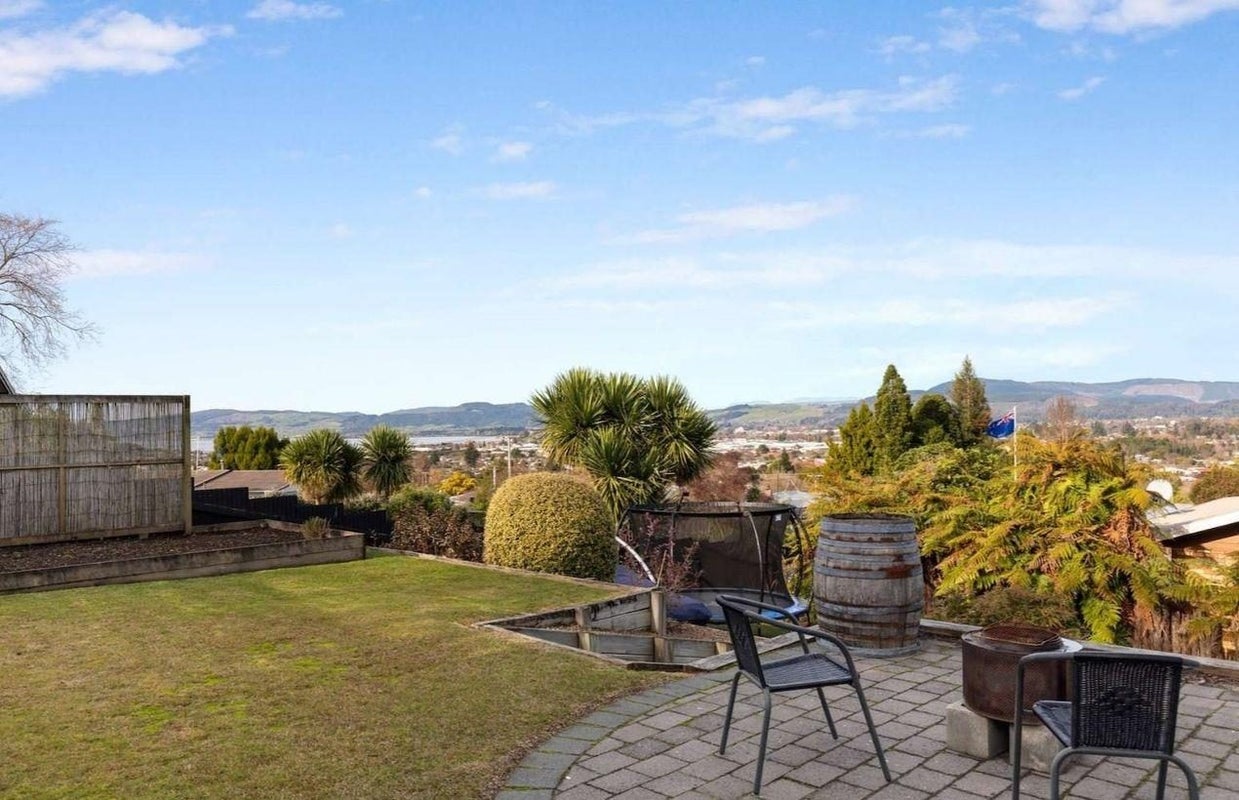 39 Thomas Crescent, Western Heights, Rotorua - Carousel 2
