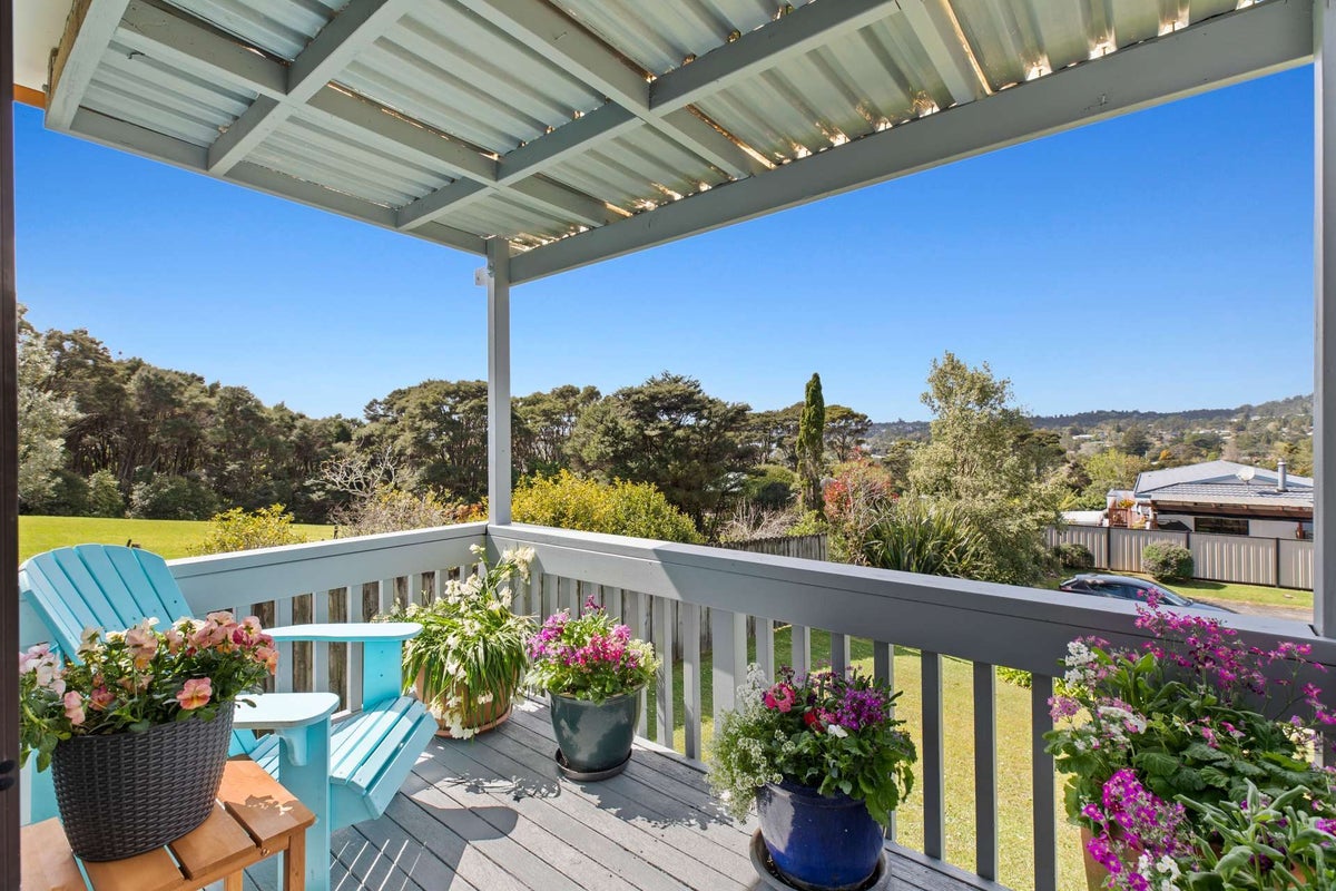 28 Kotinga Avenue, Glen Eden, Auckland - Carousel 2