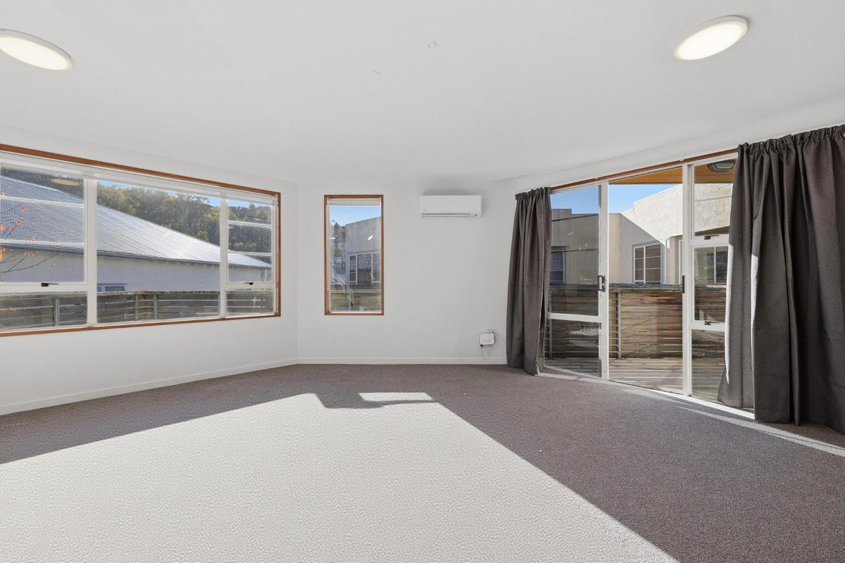 14D Gladstone Road, North East Valley, Dunedin - Carousel 2