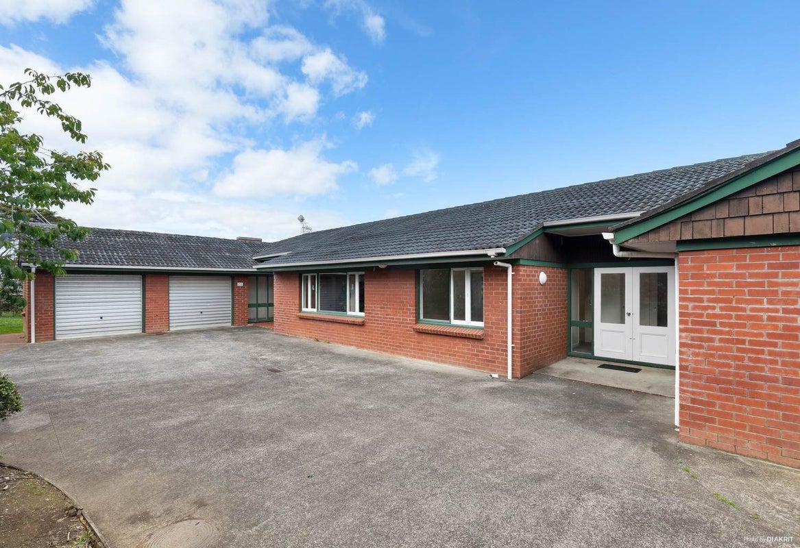 158 Titirangi Road, New Lynn, Auckland - Carousel 1