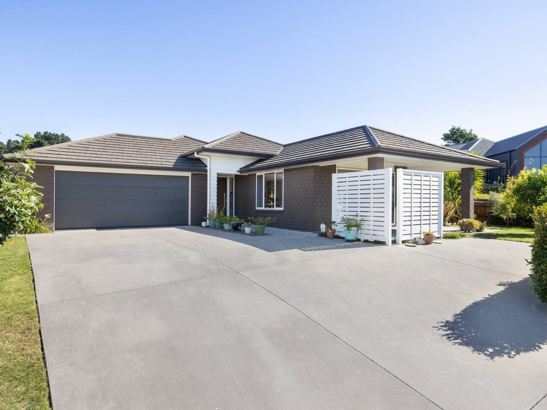 26 Oak Ridge Drive, Te Awamutu, Te Awamutu - Carousel 1
