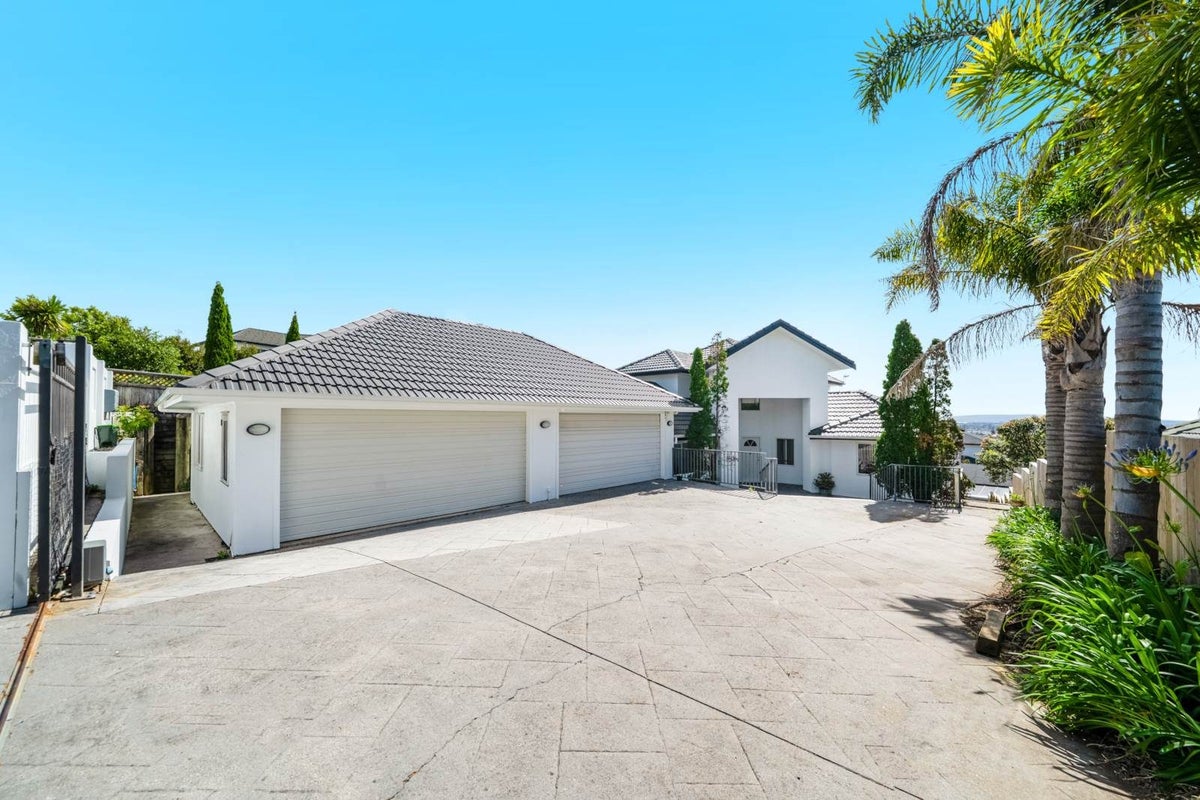 63 Goodwood Drive, Goodwood Heights, Auckland - Carousel 1