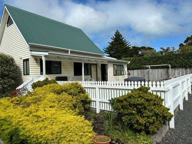 53 Pohutukawa Road, Beachlands, Auckland - Carousel 1