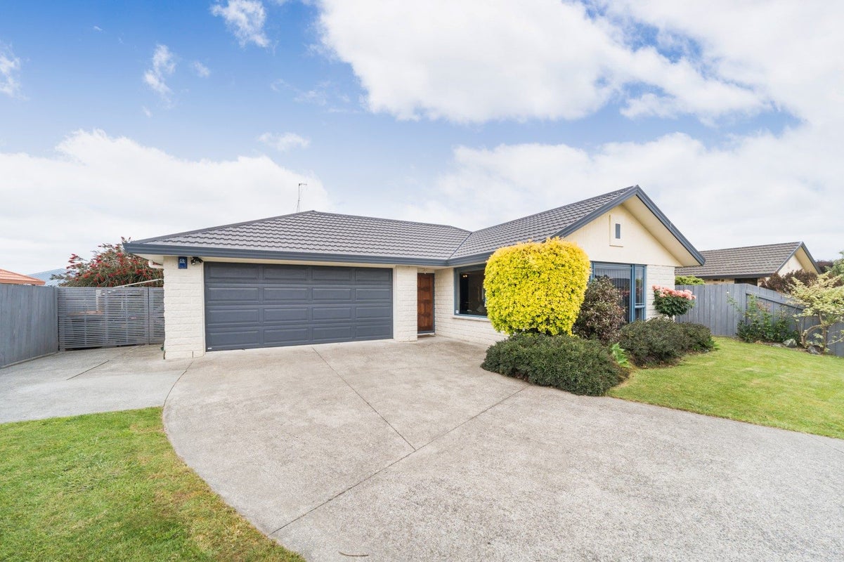 69 Meridian Grove, Kelvin Grove, Palmerston North - Carousel 1