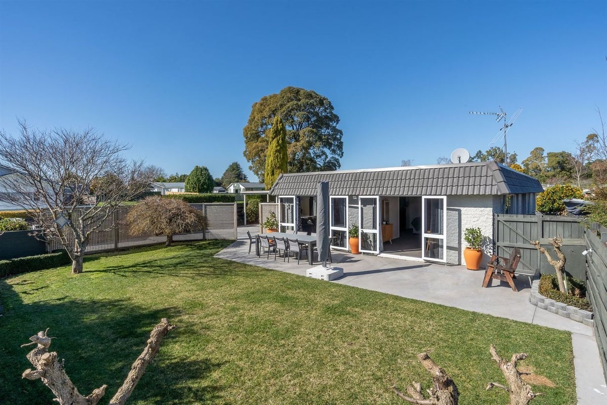 23 Chequers Avenue, Chartwell, Hamilton - Carousel 1