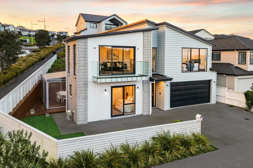 12 Tawatawa Street, Long Bay, Auckland - Carousel 2