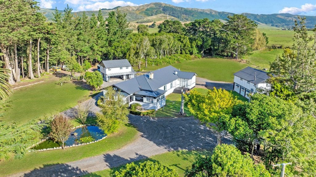 200 Hewitts Road, Linton, Palmerston North - Carousel 1