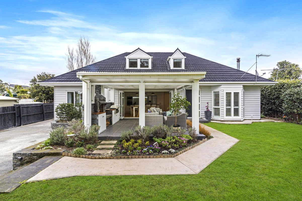 21 Beachlands Road, Beachlands, Auckland - Carousel 1