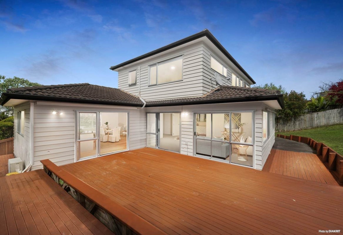 19 Jomard Terrace, Northcross, Auckland - Carousel 2