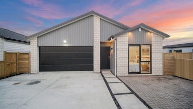 17 Bannockburn Road, Opaheke, Papakura - Carousel 1