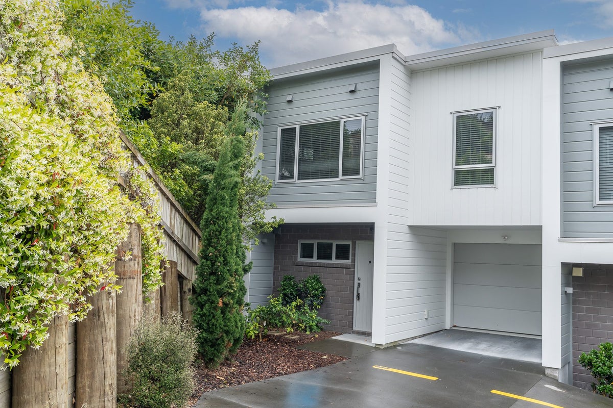9/19 Ruakiwi Road, Hamilton Lake, Hamilton - Carousel 17
