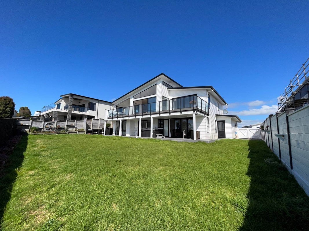 8 Herbert Pollard Drive, Maraetai, Auckland - Carousel 19